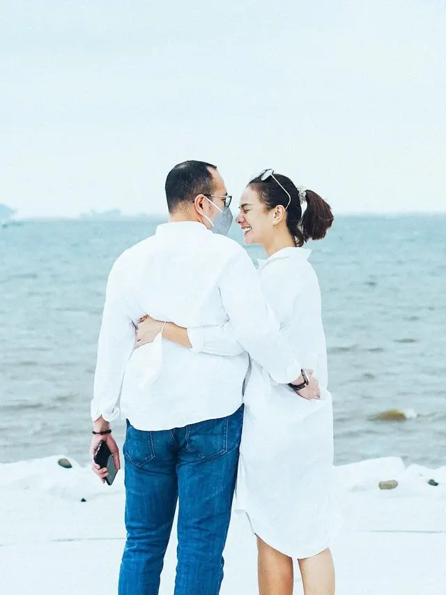 [Fimela] Astrid Tiar dan Gerhard Reinaldi Situmorang