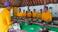 Gong Sekati salah satu warisan seni budaya leluhur yang masih terpelihara di Keraton Kanoman Cirebon. Foto (Liputan6.com / Panji Prayitno)