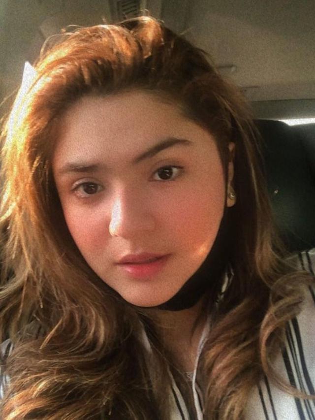 Pesona Syelfa Alhamid, Cucu Elvy Sukaesih yang Baru Saja Lulus S1 Ekonomi. (Sumber: Instagram/syelfaalhamid)