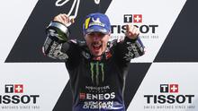 Pembalap MotoGP Maverick Vinales melakukan selebrasi usai memenangkan MotoGP Emilia Romagna 2020 di Sirkuit Misano, Misano Adriatico, Italia, Minggu (20/9/2020). Maverick Vinales keluar sebagai juara disusul Joan Mir dan Pol Espargaro. (AP Photo/Antonio Calanni)