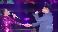 Rossa dan Afgan dalam duet mesra di Puncak HUT SCTV ke-29, di Ice BSD City, sabtu (24/2019)