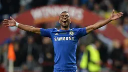 Saat berbaju Chelsea,  Ashley Cole ikut meramaikan laga melawan Indonesian All-Star pada Tour the Blues 25 Juli 2013 di Stadion Gelora Bung Karno, Jakarta. Chelsea menang telak 8-1. (AFP/Patrik Stollarz)