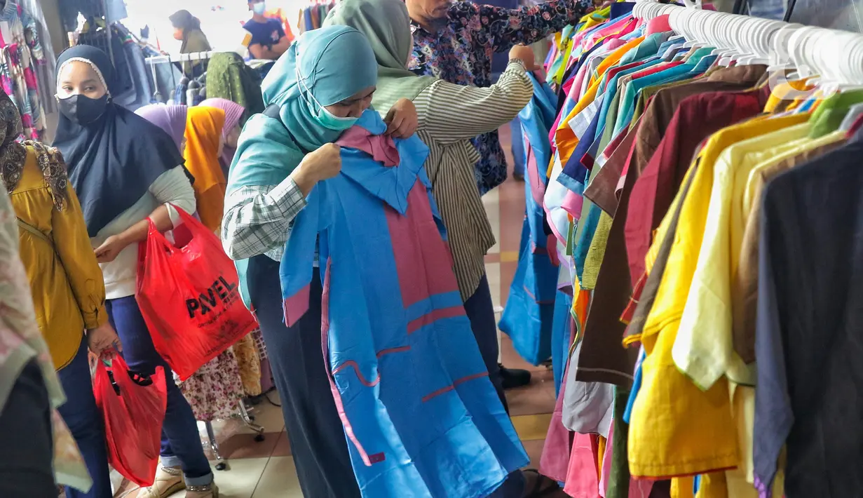 Kebanyakan pengunjung merupakan ibu-ibu yang membawa anak atau datang bersama dengan teman maupun keluarganya. (Liputan6.com/Angga Yuniar)