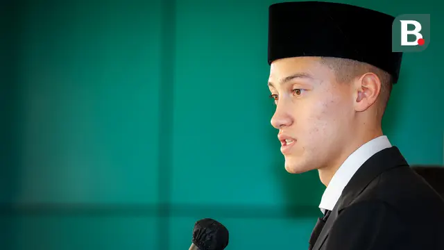 Foto: Momen Jay Idzes Resmi Jadi Warga Negara Indonesia, Bawa Sang Kekasih saat Pengambilan Sumpah