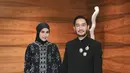 <p>Syahnaz Sadiqah belakangan terlihat aktif mendampingi suami, Jeje Govinda yang mencalonkan diri menjadi calon bupati Bandung Barat. [@syahnazs].</p>