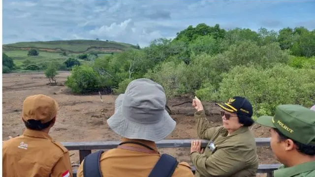 Menteri LHK Siti Nurbaya menyambangi Pulau Rinca di Taman Nasional Komodo