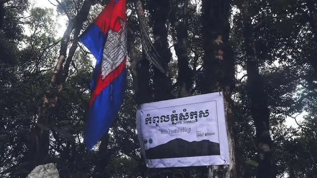 Pendaki di Gunung Samkos