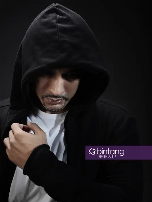 Foto-foto dan wawancara eksklusif Restu Sinaga di kantor Bintang.com beberapa waktu lalu. (Foto: Bambang E Ros, DI: Muhamad Iqbal Nurfajri/Bintang.com)