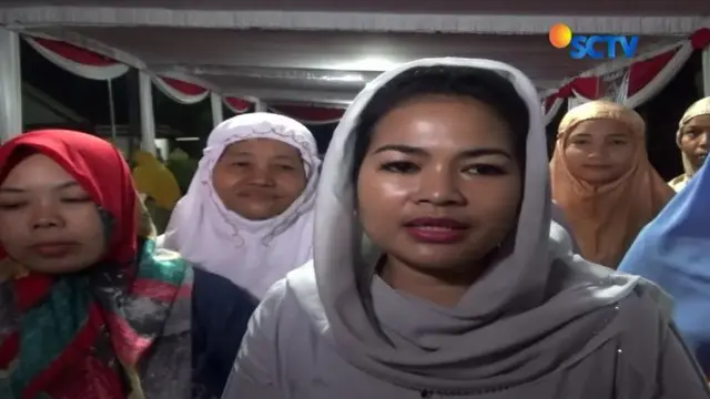 Ibu-Ibu Antusias Ikuti Sahur Bersama Cawagub Jatim Puti Guntur Soekarno
