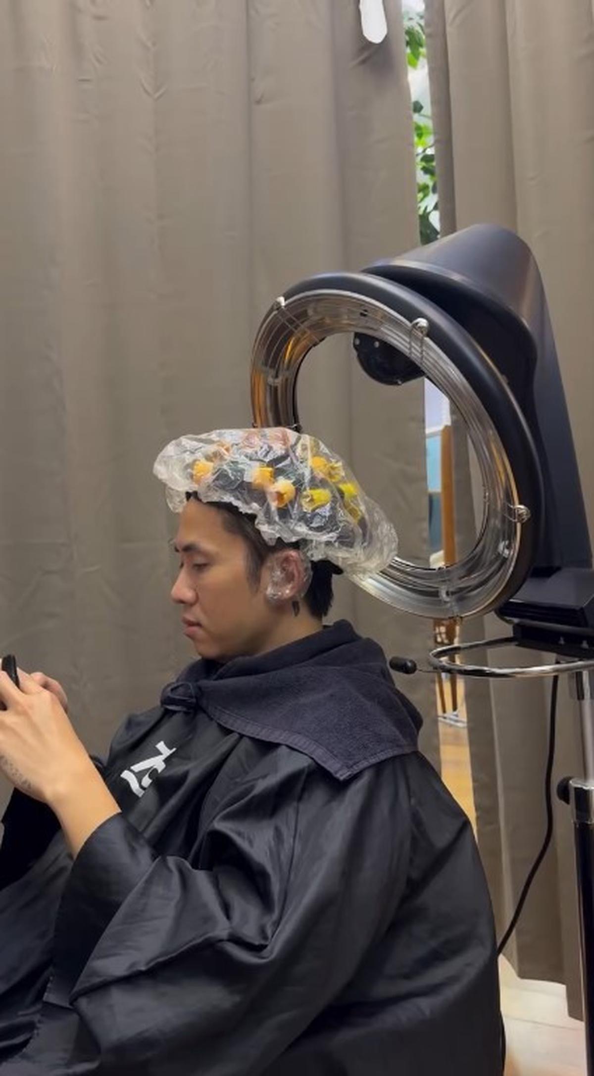 Wajah Baru, Ini 7 Potret Rafael Tan Potong Rambut - Disebut Mirip Park Seo Joon