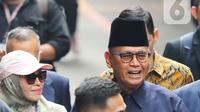 Pria 76 tahun itu tampak mengenakan kemeja biru dongker dan peci. (Liputan6.com/Herman Zakharia)