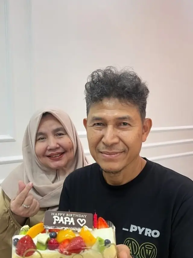 Shenina Cinnamon dan Keluarga