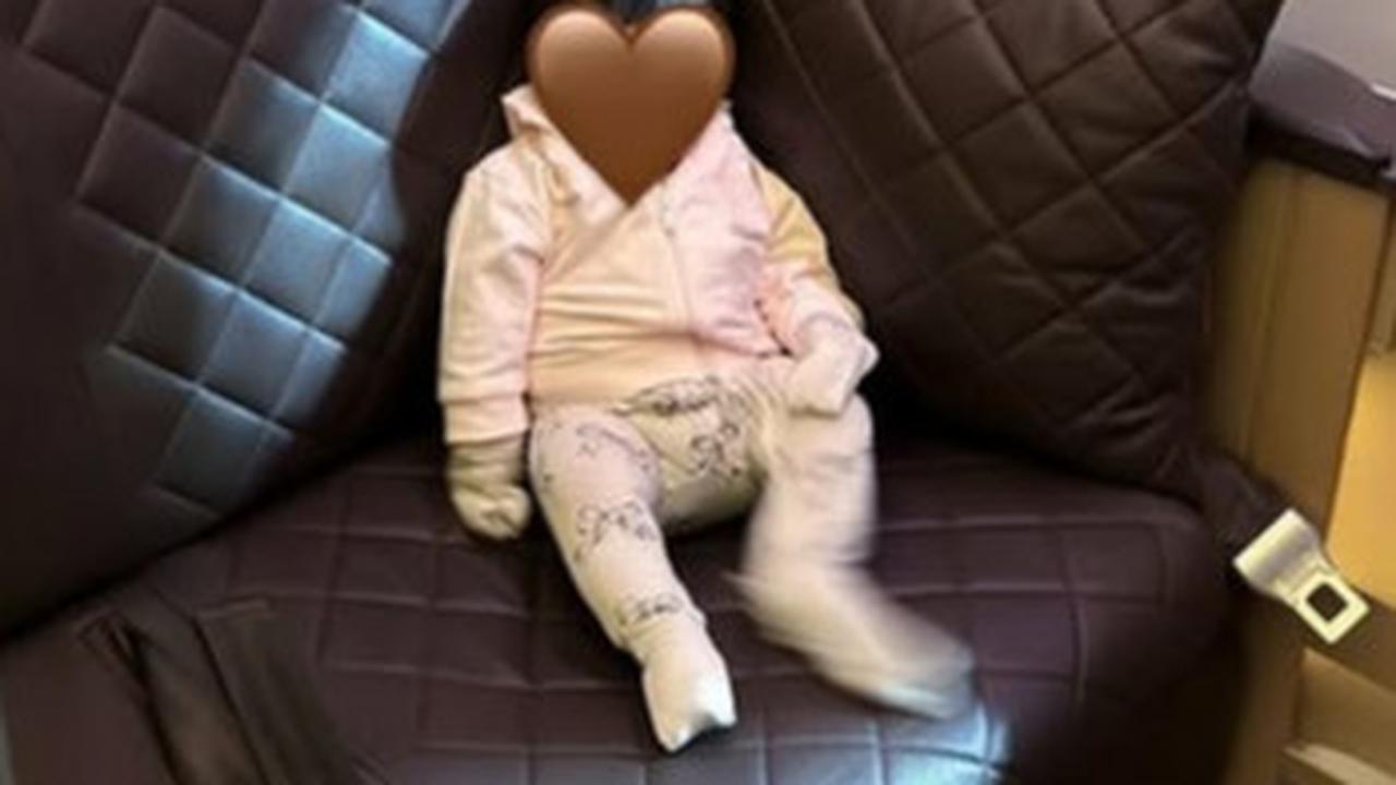 Potret Syahrini Ajak Princess R Perdana Kunjungi Kampung Halaman Reino Barack, Sang Putri Makin Menggemaskan