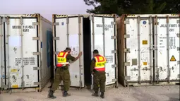 Para pejabat Israel mengatakan lebih dari 1.400 orang tewas dan lebih dari 200 orang ditawan di Gaza, dalam serangan multifront yang dilakukan kelompok militan Hamas pada 7 Oktober. (AP Photo/Petros Giannakouris)