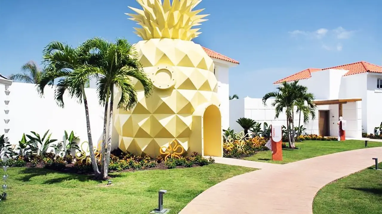 Suka Spongebob? Sekarang Anda Bisa Ikut Tinggal di Rumah Nanas