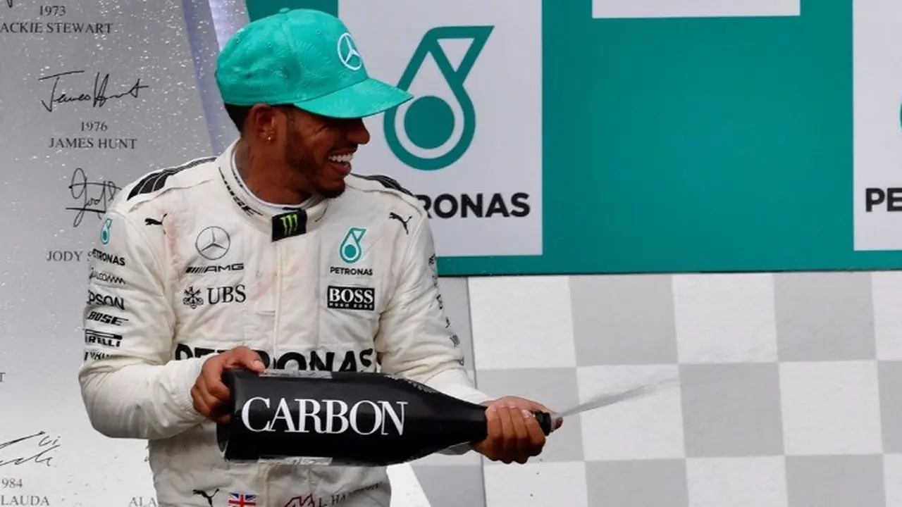 Lewis Hamilton, Stephen Curry
