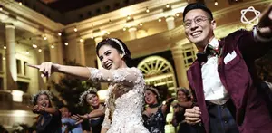 Bukan gedung megah, 5 artis ini memilih untuk menikah di lokasi yang unik. Siapa saja mereka?