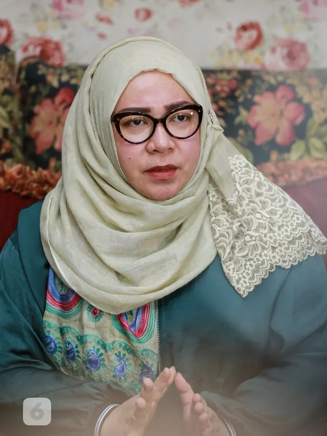 [Bintang] Begini Kisah Melly Goeslaw Saat Bersama Anak Pengungsi Palestina