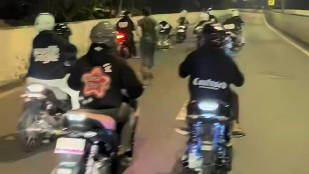 Viral Gerombolan Pemotor Rusak & Terobos Portal JLNT Casablanca, Polisi Tangkap 11 Motor