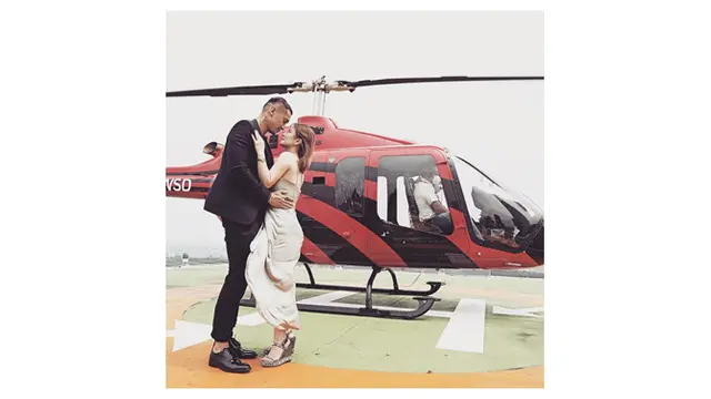 Romantis Banget, Ini 6 Momen Miller Khan Lamar Kekasih di Helikopter