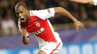 5. Djibril Sidibe (Monaco) - Meskipun tidak sebaik Benjamin Mendy, dirinya layak dijadikian alternatif.  Full back asal Prancis ini memiliki gaya permainan yang disuka Jose Mourinho.  (AFP/ Valery Hache)