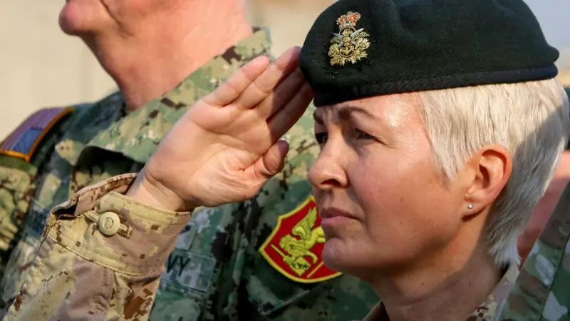 Letnan Jenderal Jennie Carignan sebagai wanita pertama yang memimpin militer Kanada, negara anggota G7 dan NATO. (Handout)