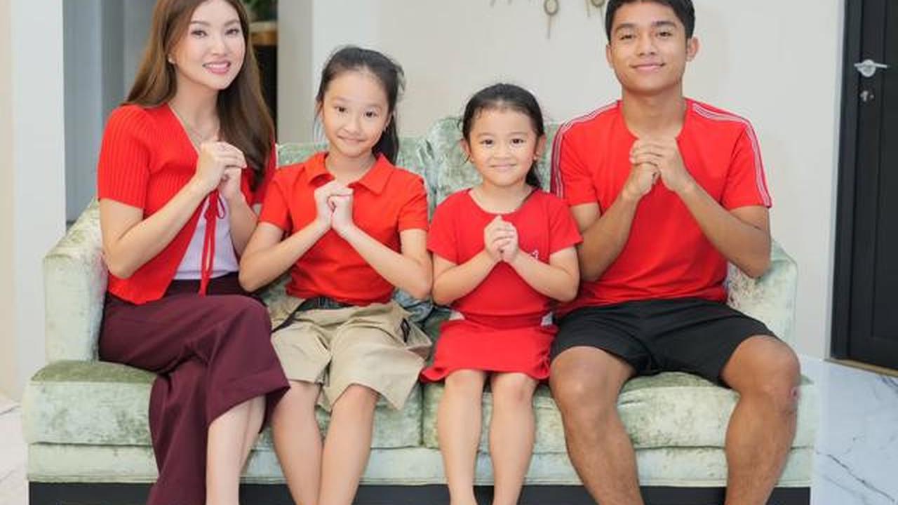 12 Artis Rayakan Imlek, Penuh Kehangatan dan Tradisi Keluarga