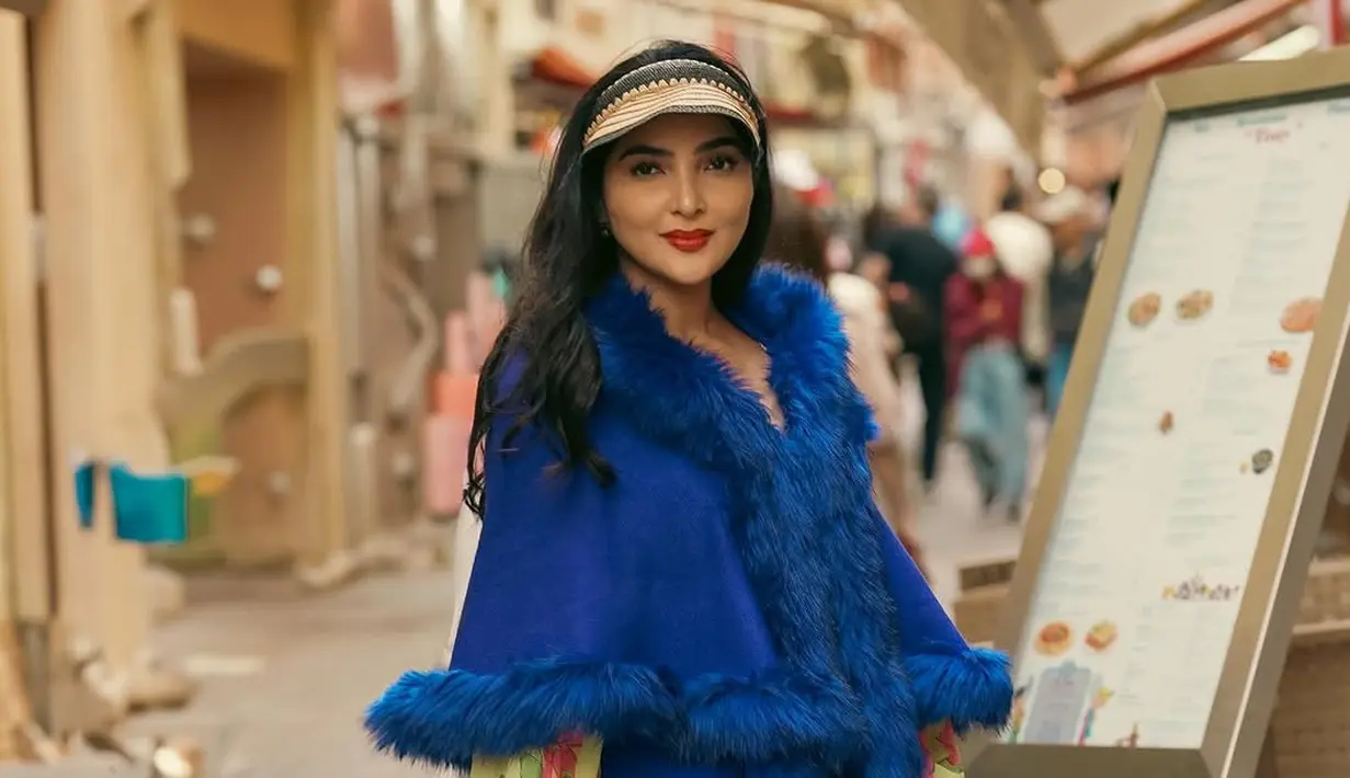 <p>Tidak hanya sekadar jalan-jalan, penampilannya di jalanan Eropa ini seolah menjadi runway pribadi yang memadukan unsur glamor dan ekspresi diri tanpa batas. [@ashanty_ash].</p>