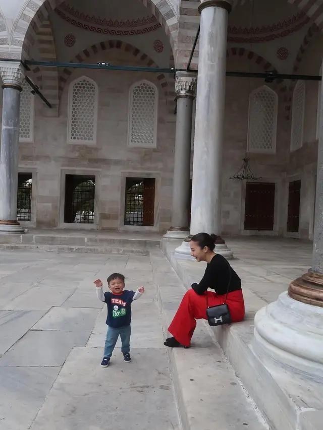 Nikita Willy liburan di Istambul (Instagram/nikitawillyofficial94)