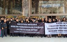 Duduk Perkara ASN Demo Mendiktisaintek Satryo sampai Sentil 'Menteri Pemarah Suka Tampar dan Pecat