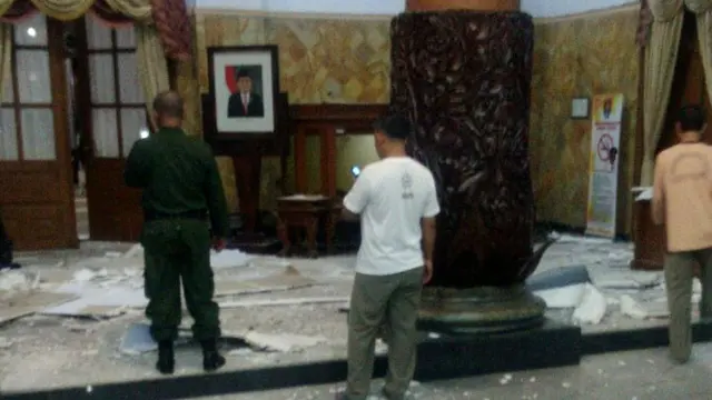 Pendopo Wijayakusuma, Cilacap, atapnya ambrol. (Foto: Liputan6.com/Muhamad Ridlo)