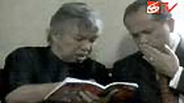 Panda Nababan Cs Jalani Sidang Perdana