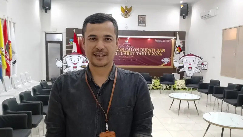 Ketua KPUD Garut Dian Hasanudin menyatakan seluruh tahapan pendaftaran para bakal calon Pilkada Garut 2024 mulai 27-29 Agustus 2024, telah dilakukan lembaganya dengan optimal. (Liputan6.com/Jayadi Supriadin)