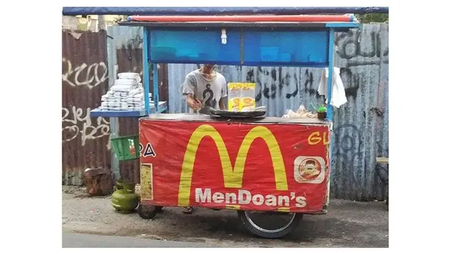 10 Tulisan Spanduk Warung Ini Berhasil Bikin Ngakak
