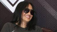Atiek CB, lama tak terlihat di industri musik tanah air karena keputusannya untuk menetap di Amerika sejak tahun 2002. Bagi para penggemar jangan khawatir karena Atiek CB akan hadir di Indonesia. (Bambang E.Ros/Bintang.com)