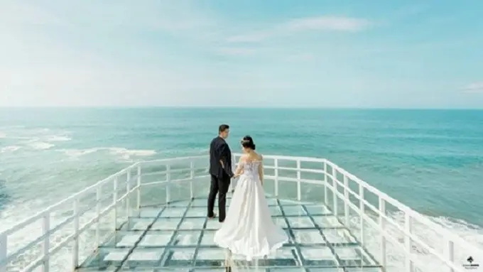 [Bintang] Teras Kaca