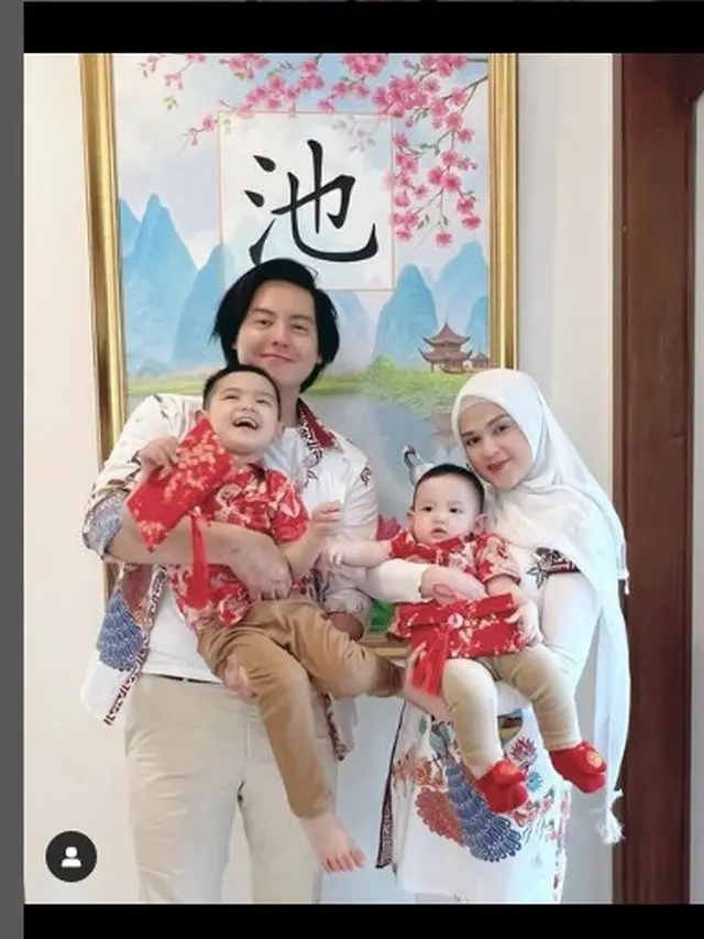 Roger Danuarta dalam perayaan Imlek tahun ini (Foto: Instagram rogerojey)