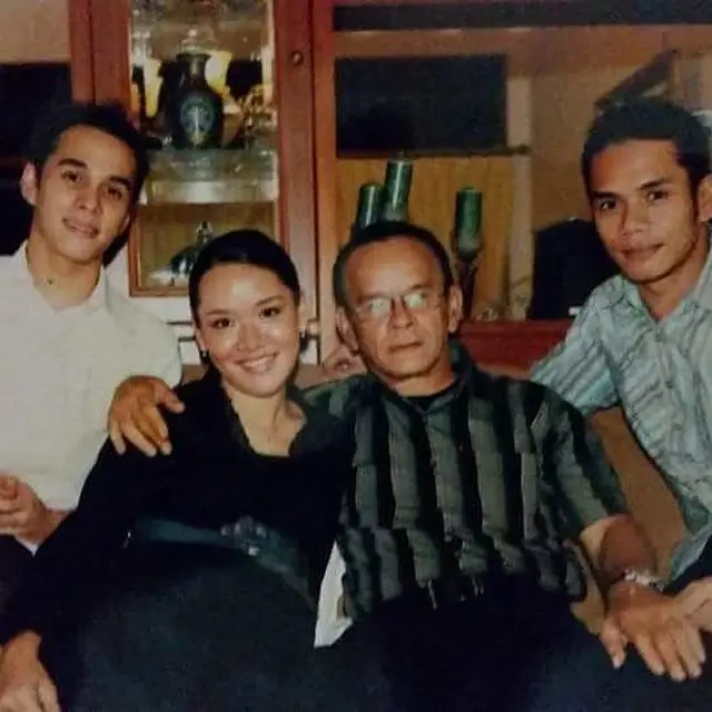 Jarang Terekspos, Ini 6 Potret Rionaldo Stockhorst dan Ayah Asal Belanda
