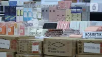 Kosmetik impor ilegal tersebut merupakan hasil dari operasi penindakan dan intensifikasi pengawasan di berbagai wilayah di Indonesia selama periode Juni hingga September 2024. (Liputan6.com/Herman Zakharia)
