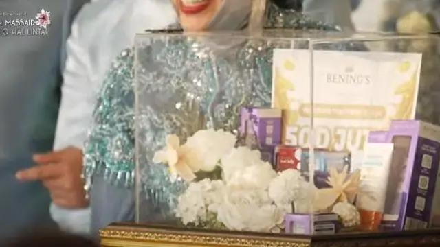 Potret seserahan mewah lamaran Thariq Halilintar dan Aaliyah Massaid (Sumber: Youtube/Thariq Halilintar)