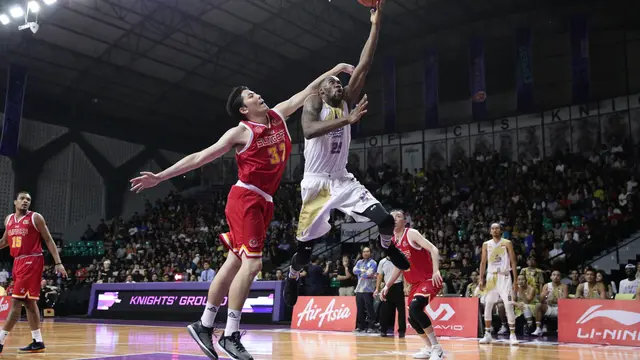 Aksi Decorey Aaron saat CLS melawan Slingers