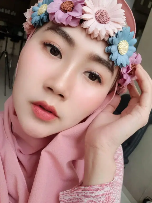 6 Potret Terbaru Bu Dendy yang Sempat Viral Sawer Pelakor, Kini Makin Modis