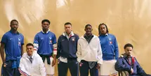 Kolaborasi fashion untuk Piala Dunia 2026 yang pertama datang dari Nike dan desainer Prancis, Simon Porte Jacquemus. Melalui program Nike X2, Jacquemus dipercaya merancang koleksi khusus untuk tim nasional Prancis.