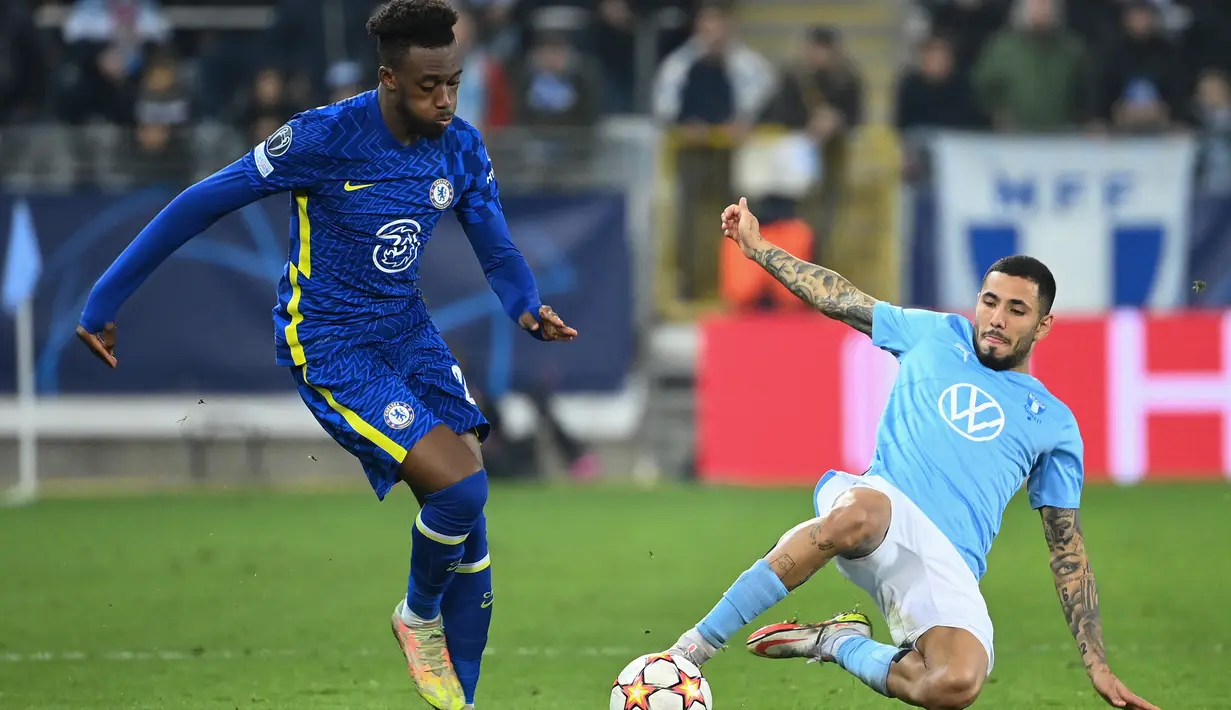 Sergio Pena. Gelandang berusia 26 tahun jebolan akademi Granada ini kini menjalani musim pertamanya bersama Malmo FF di Liga Swedia. Musim ini ia telah tampil dalam 16 laga di semua ajang kompetisi. Bersama Timnas Peru ia telah mengoleksi 25 caps dengan torehan 3 gol. (AFP/Jonathan Nackstrand)
