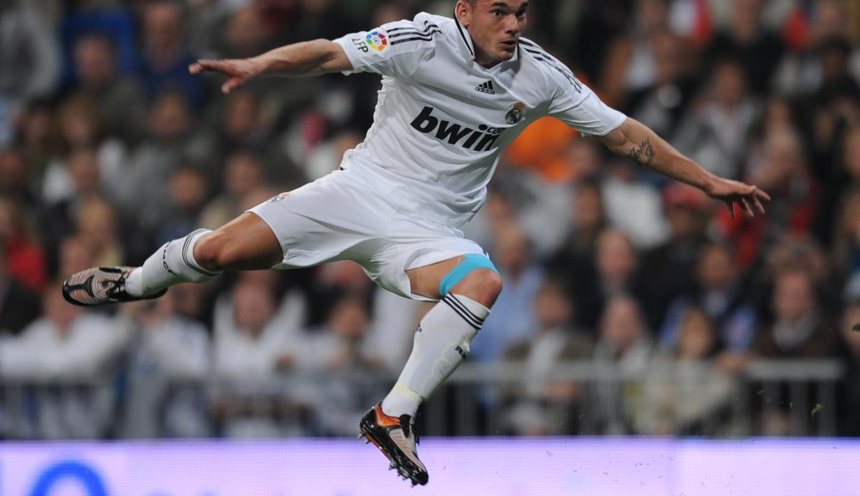 Wesley Sneijder bermain dua musim di Real Madrid (2007-2009). Di musim perdananya, Sneijder tampil gemilang dan berhasil mengantarkan Los Merengues mempertahankan gelar La Liga. (AFP/Pierre-Philippe Marcou)