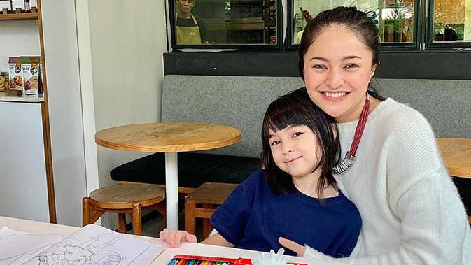 Marshanda kerap membagikan momen kasih sayangnya pada Sienna di akun media sosial pribadinya. (Liputan6.com/IG/@marshanda99)