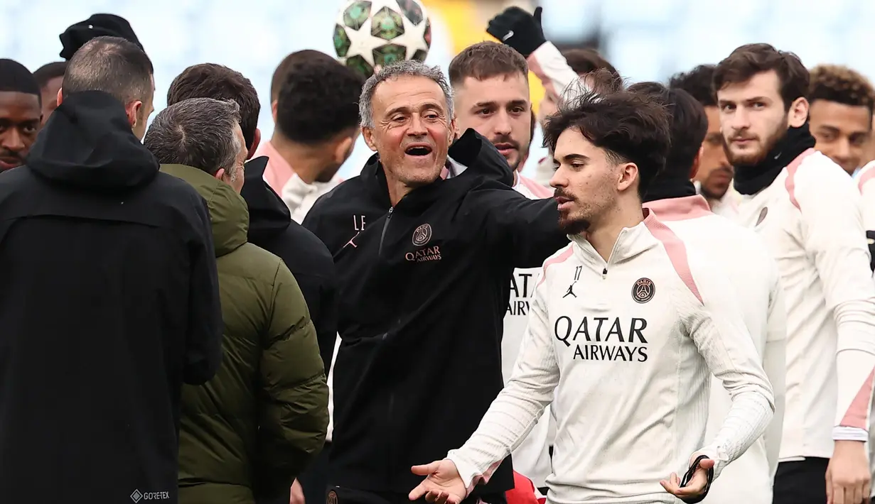 Sebelumnya, pada leg pertama perempat final Liga Champions 2024/2025, tim racikan pelatih Luis Enrique berhasil meredam perlawanan Aston Villa dengan skor 3-1. (FRANCK FIFE/AFP)