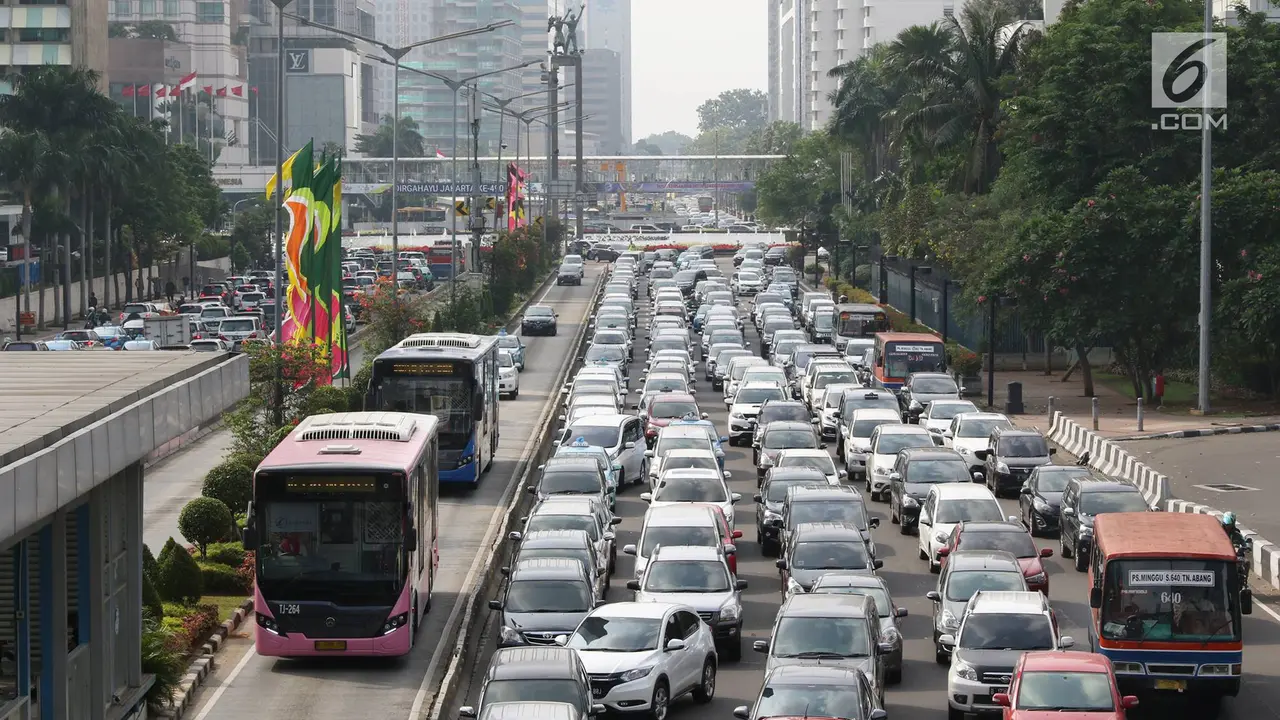 Pemerintah sedang mengkaji pemindahan ibu kota Jakarta