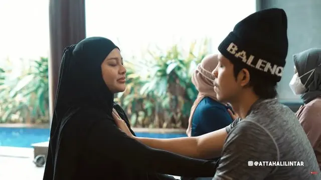 7 Momen Aurel Hermansyah Jalani Prenatal Yoga untuk Lahiran Normal