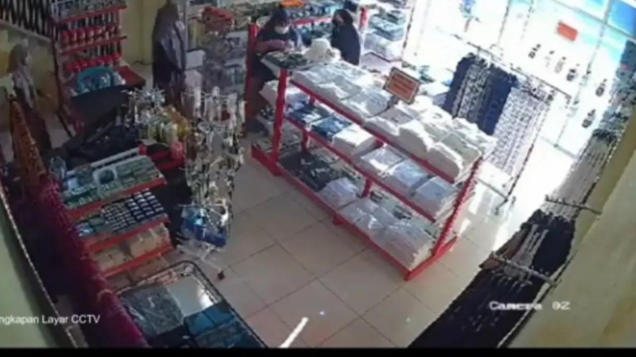 Ciri fisik dua terduga pelaku